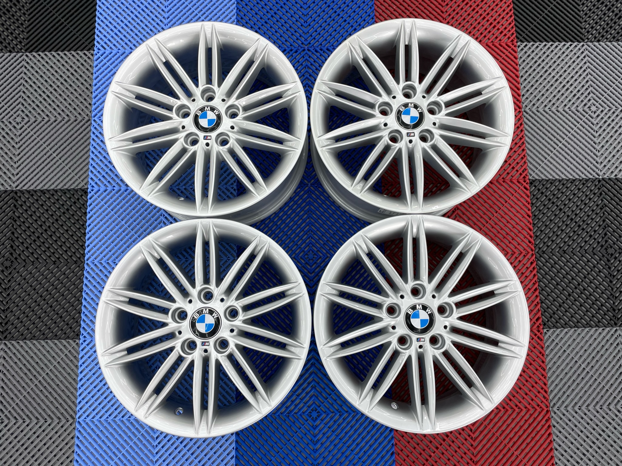 USED 17  GENUINE BMW STYLE 207 1 SERIES M SPORT ALLOY WHEELS WIDE REAR  FULLY REFURBED